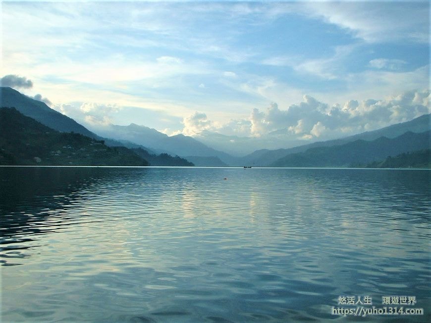 尼泊爾自助旅行高山健行起始站 尼泊爾 費瓦湖