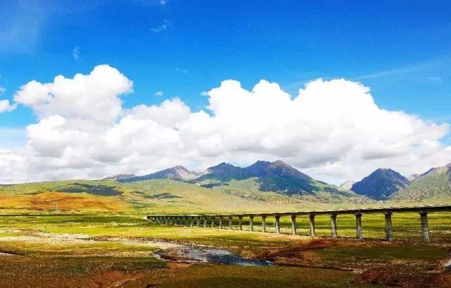 火車旅行推薦❤️10條【世界最美火車旅遊路線】你搭過幾條?!(二) - 第16張圖 火車旅行推薦 美國最長及最美的的鐵路線路9. 美國 |加州微風號(The California Zephyr)