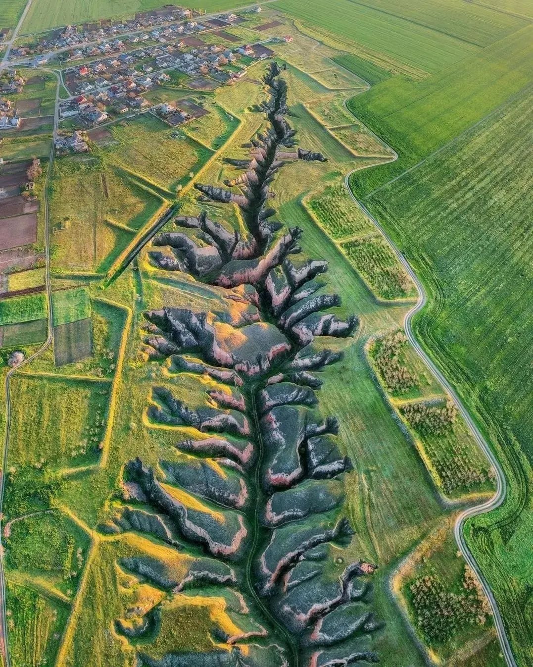 【烏克蘭景點】Ukraine烏克蘭旅遊觀光景點 5處令人驚豔的奇特與美麗景點! - 第12張圖 烏克蘭景點三、斯坦尼斯拉夫大峽谷 (the Stanislav Canyon