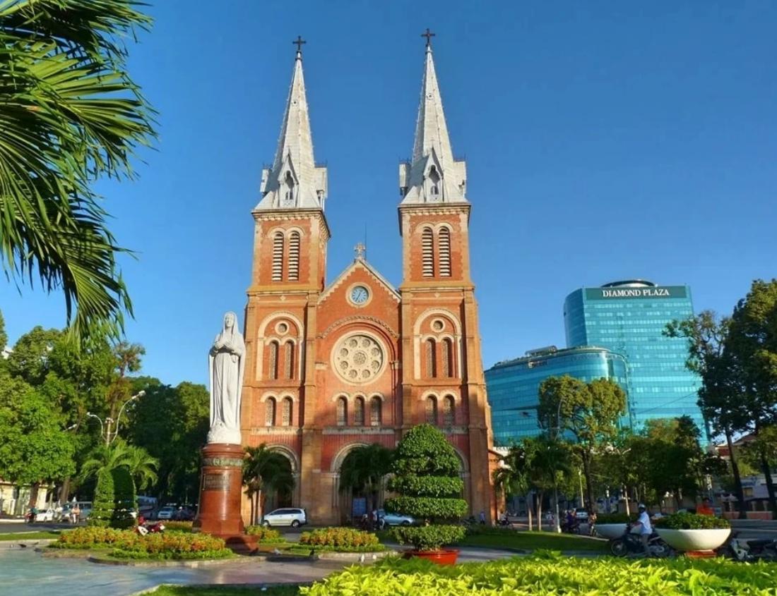 胡志明市景點2025 18處熱門越南胡志明景點自由行推薦與景點地圖 - 第12張圖 著名胡志明市景點 西貢聖母大教堂(紅教堂)