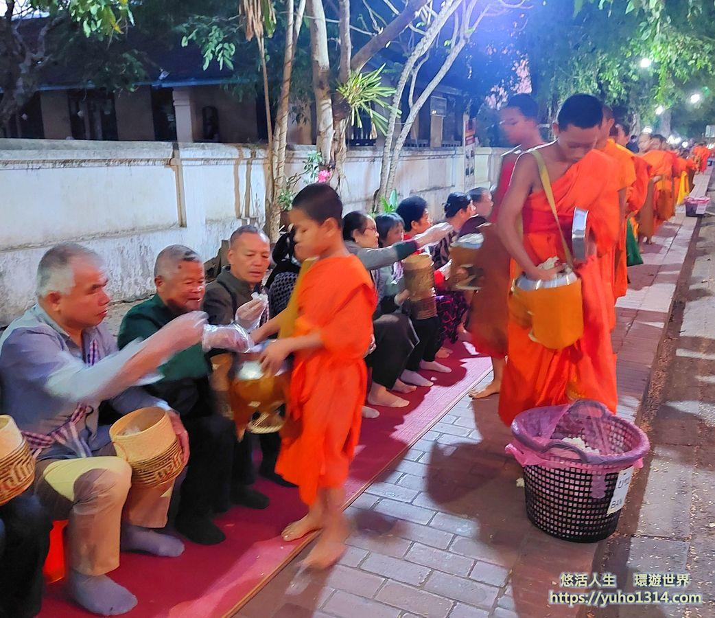 寮國龍坡邦 景點旅遊❤️Luang Prabang交通住宿美食自由行推薦!(含龍坡邦布施) - 第24張圖