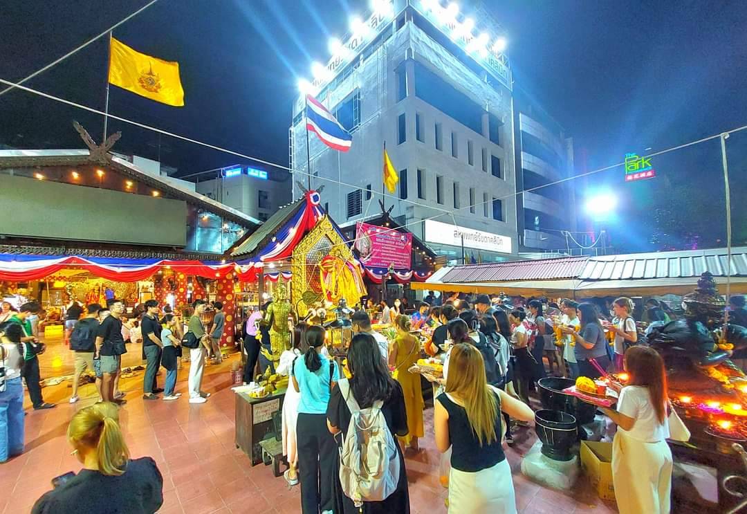 曼谷夜市推薦2025❤️精選10處泰國曼谷夜市 當地人去人氣特色在地夜市(另10處曼谷觀光夜市) - 第2張圖