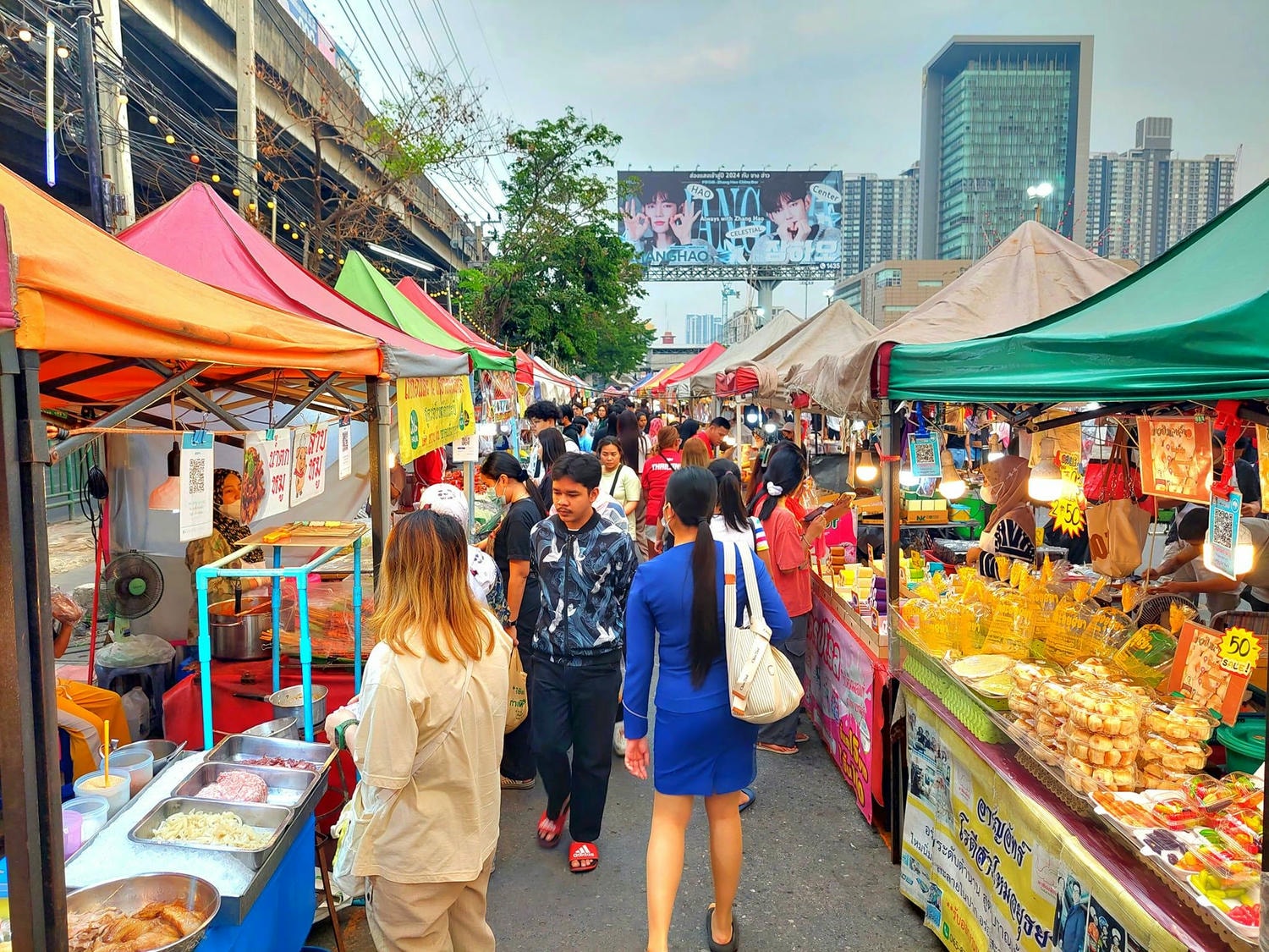 曼谷夜市推薦2025❤️精選10處泰國曼谷夜市 當地人去人氣特色在地夜市(另10處曼谷觀光夜市) - 第8張圖