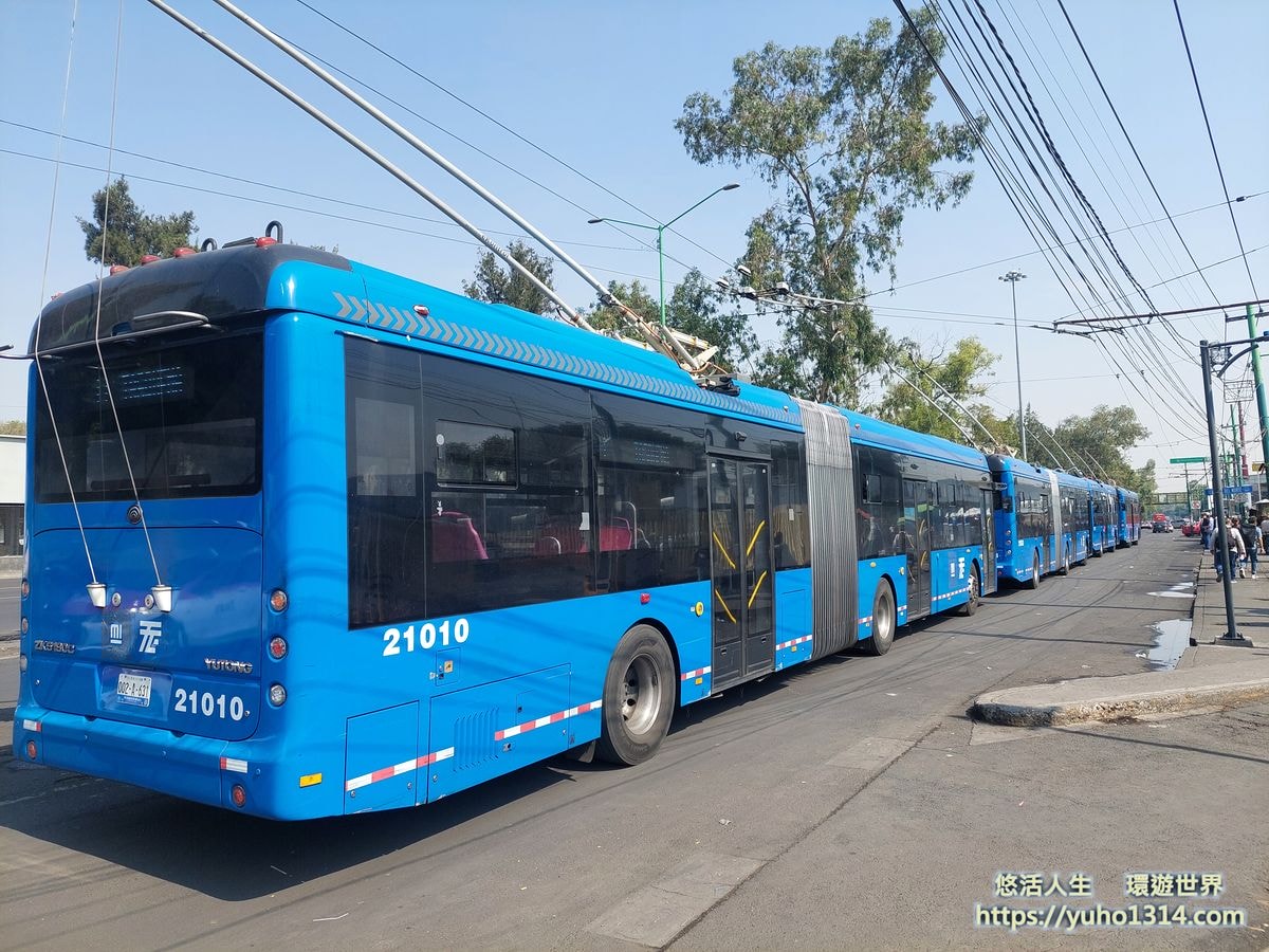 墨西哥自由行自助旅行❤️墨西哥市/墨西哥城旅遊 亡靈節 景點 交通 美食 住宿安全 旅遊季節心得 - 第18張圖 墨西哥城/墨西哥市路面電車(TROLEBUS)