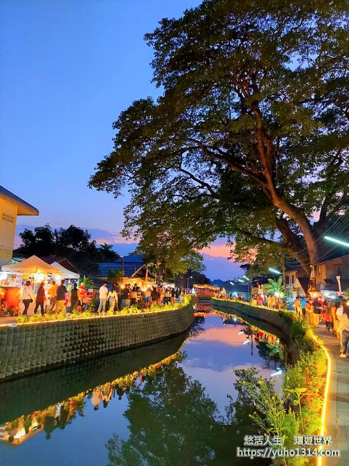 【清邁夜市推薦2025】❤️清邁景點推薦 清邁版”小樽運河” 湄卡運河夜市(清邁平日夜市) - 第1張圖 清邁夜市2025 清邁景點推薦 清邁夜市推薦 清邁週六夜市 週六夜市清邁 清邁假日市集 湄卡運河市集 清邁平日市集 清邁版小樽運河市集 Khlong Mae Kha運河市集