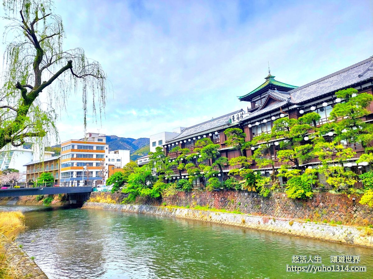伊東市市區河景