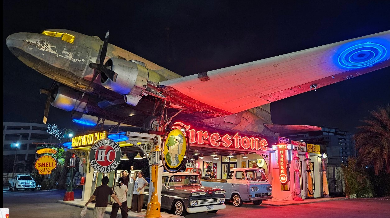 【曼谷夜市推薦2026】❤️10大必去排名與交通攻略:捷運直達vs在地人私房夜市 (含60萬人次地圖)(含已歇業避雷清單) - 第4張圖 曼谷席娜卡琳火車夜市 Srinakarin night market