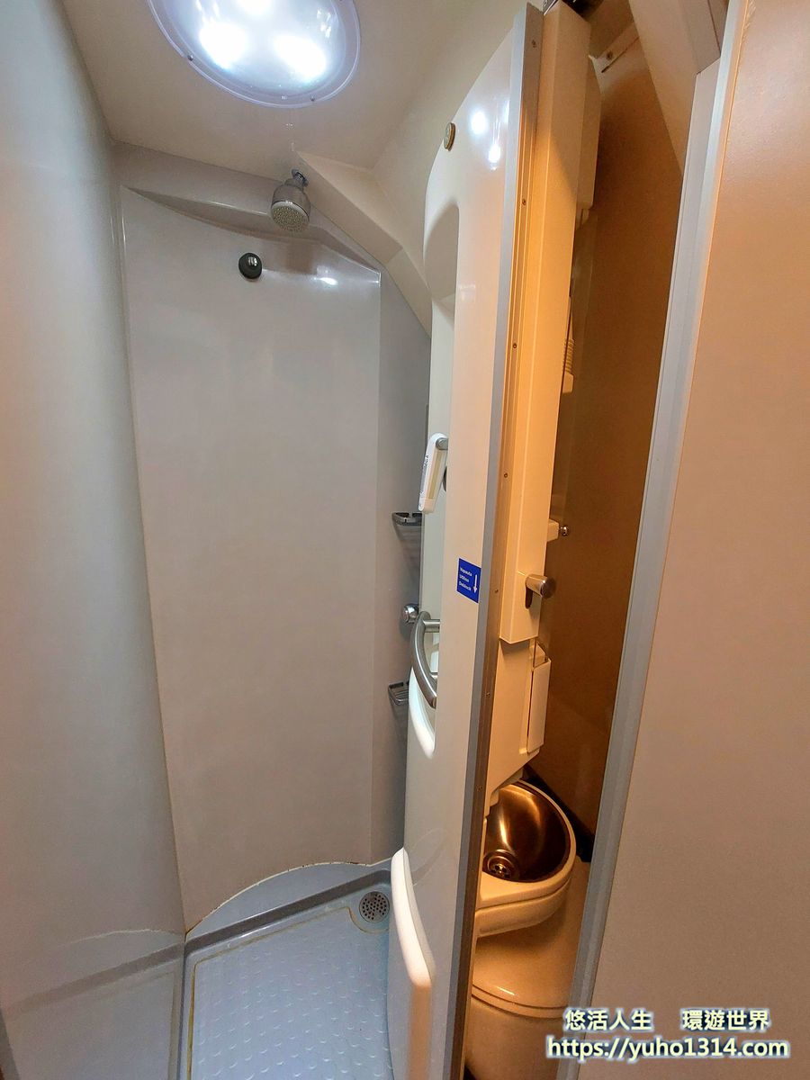 芬蘭國鐵VR夜鋪火車上層臥鋪車廂衛浴設備