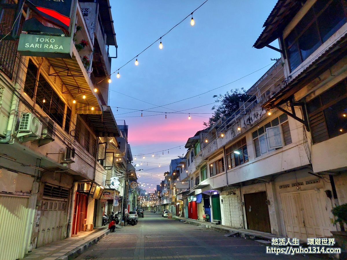 【2026印尼自由行】37天爪哇島到峇里島大縱走旅遊!5萬台幣全包行程攻略 - 第20張圖 印尼三寶瓏Kota-Lama荷蘭舊城區夜晚