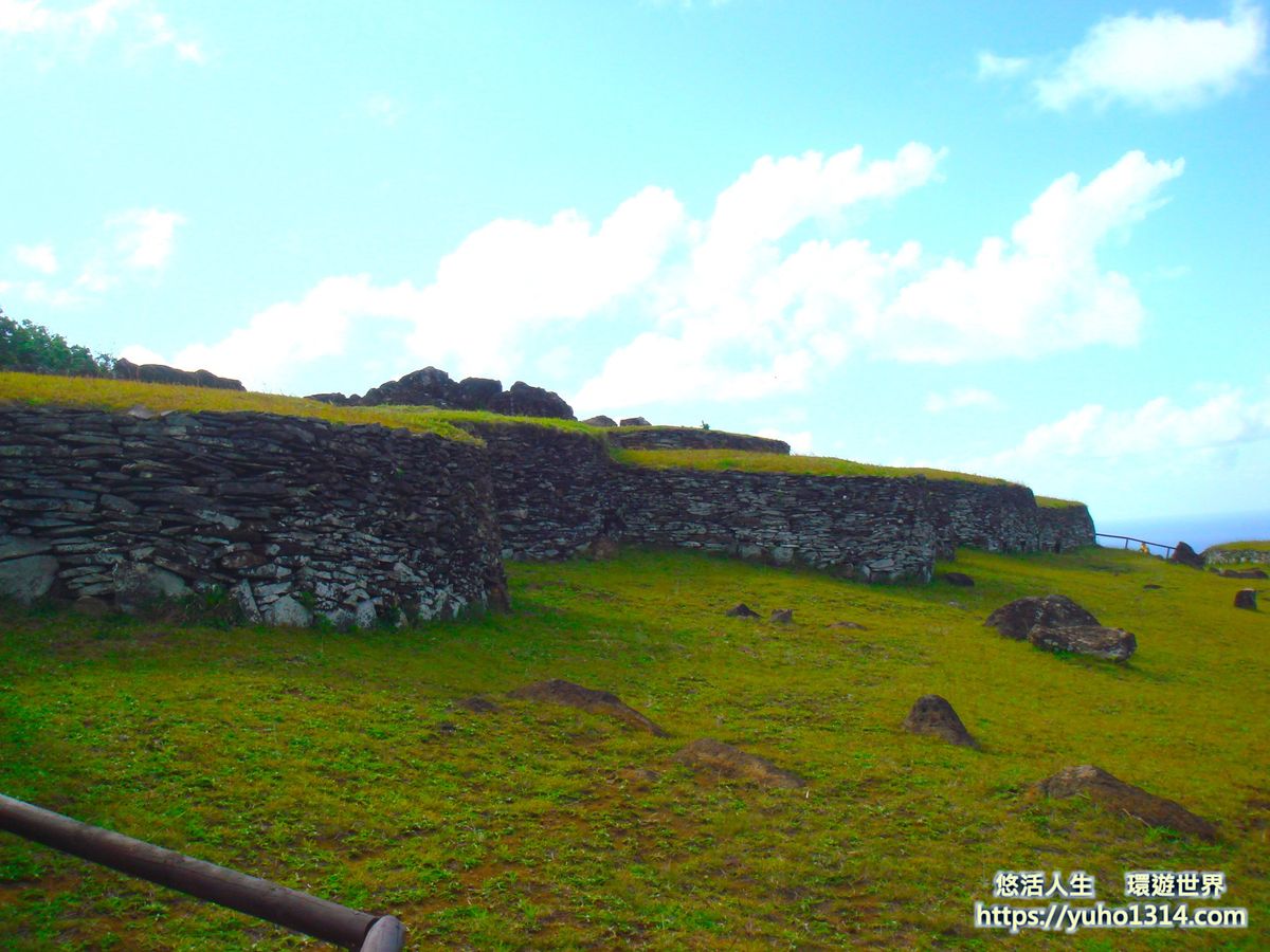 【2026智利復活島旅遊自由行】機票交通、CONAF門票、石像行程住宿花費總攻略 - 第12張圖 復活島Orongo-祭祀村